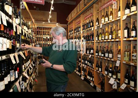 The Clerk At A State Owned Liquor Store In Kanyakumari Cape Comorin Stock Photo Alamy Kanyakumari city is located in the tamil nadu state of india.