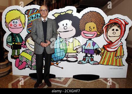 TOURING CLUB ITALIANO PRESENTA LA MOSTRA DI QUINO JOAQUIN LAVADO IN VIAGGIO CON MAFALDA (Duilio Piaggesi/Fotogramma,MILANO - 2004-01-19) p.s. la foto e' utilizzabile nel rispetto del contesto in cui e' stata scattata,e senza intento diffamatorio del decoro delle persone rappresentate Editorial Usage Only Stock Photo