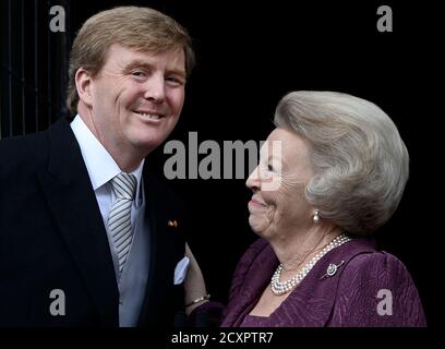 814222 CPM AK HKH Prinses Beatrix en Prins Willem Alexander DUTCH ROYALTY 