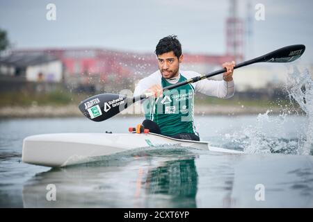 Saeid Fazloula (Rheinbrueder Karlsruhe), during the morning training in the Karlsruhe Rheinhafen Shooting with a view to being accepted into the Refugee Olympic Team (ROT). Action on the water. GES / Sport / Canoe racing: Rheinbrueder Karlsruhe, 01.10.2020 | usage worldwide Stock Photo