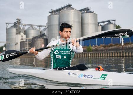 Deutschland. 01st Oct, 2020. Saeid Fazloula (Rheinbrueder Karlsruhe), during the morning training in the Karlsruhe Rheinhafen Shooting with a view to being accepted into the Refugee Olympic Team (ROT). Action on the water. GES/Sport/Canoe racing: Rheinbrueder Karlsruhe, 01.10.2020 | usage worldwide Credit: dpa/Alamy Live News Stock Photo