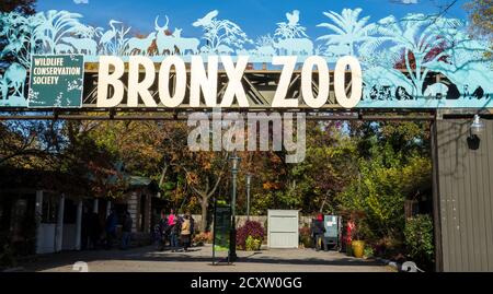 New York, New York - Nov 4, 2014: Entrance to the Bronx zoo Stock Photo