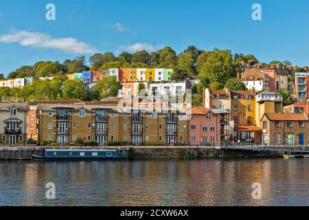 BRISTOL CITY ENGLAND HOTWELLS DOCKS THE COLOURED HOUSES OF CLIFTON WOOD AND AMBRA VALE AND WATERSIDE HOUSES OF ROWNHAM MEAD POOLES WHARF AREA Stock Photo
