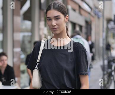 Milano, Italy. 23rd Sep, 2020. Fashion blogger street style outfits before  Simona Marziali fashion show during Milano fashion week Fall/winter 2020  (Photo by Luca Ponti/Pacific Press/Sipa USA) Credit: Sipa USA/Alamy Live  News