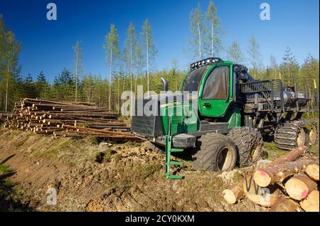 John Deere 1510e Forwarder at logging site , Finland Stock Photo