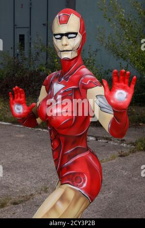 GEEK ART - Bodypainting and Transformaking: Iron Woman with René-Claire Meinkold at the elektroma site in Hamelin on September 30, 2020 - A project by the photographer Tschiponnique Skupin and the bodypainter Enrico Lein