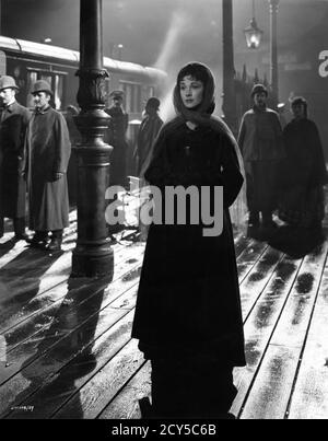 VIVIEN LEIGH as ANNA KARENINA 1948 director JULIEN DUVIVIER novel Leo Tolstoy costumes Cecil Beaton producer Alexander Korda London Film Productions / British Lion Film Corporation Stock Photo