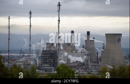 General view of Grangemouth oil refinery Stock Photo - Alamy