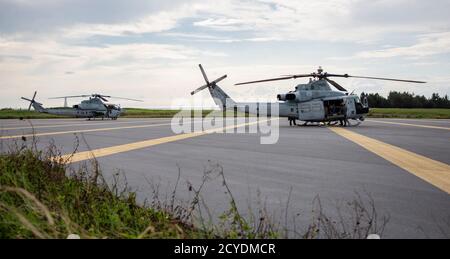 A UH-1Y Venom (left) And An AH-1Z Viper (center) Both With Marine ...