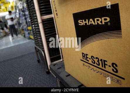 Microwave Oven In Carton Cardboard Box E Commerce Internet Online Stock Photo Alamy