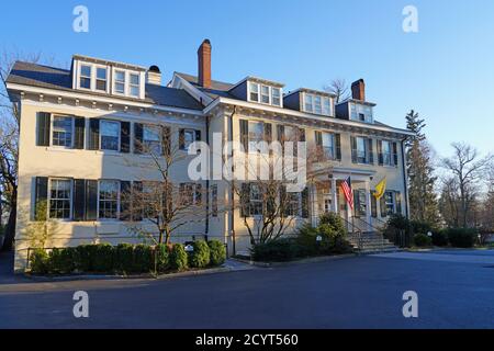PRINCETON, NJ -21 MAR 2020- View of the landmark Nassau Club, a private club located on Mercer Street in Princeton, New Jersey, United States Stock Photo