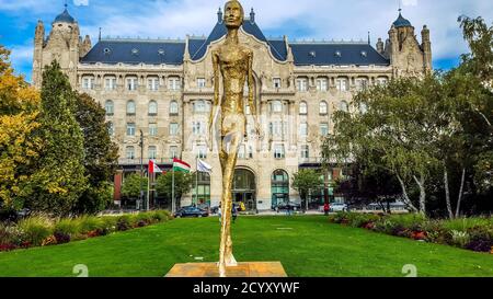 Girl from Buda - Temporary sculpture by Eran Shakine in front of Gresham Palace, now is luxury Four Seasons Hotel. Budapest, Hungary Stock Photo