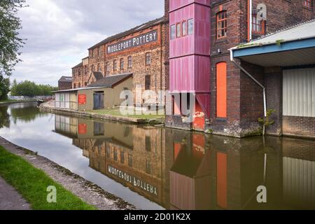 Middleport pottery on the bank of the Trent and Mersey canal at Stoke on Trent Stock Photo