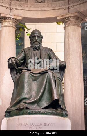William Cullen Bryant sculpture in Bryant park NYC Stock Photo