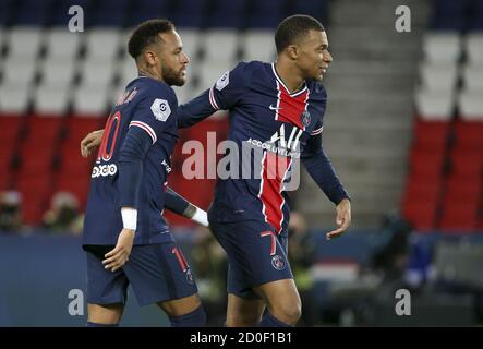 Neymar Jr of PSG celebrates his first goal with Kylian Mbappe during the French championship Ligue 1 football match between Paris Saint-Germain and SC Stock Photo