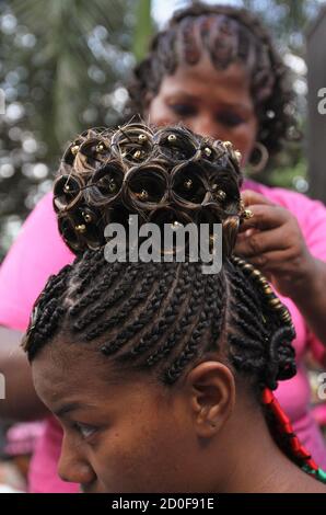 A woman gets an African-Colombian hairstyle during the Afro-hairstyles XI Competition in Cali, Colombia May 17, 2015. REUTERS/Jaime Saldarriaga Stock Photo - Alamy A woman gets an African-Colombian hairstyle during the Afro-hairstyles XI Competition in Cali, Colombia May 17, 2015. REUTERS/Jaime Saldarriaga Stock Photo - Alamy