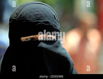 Egyptian Women Wearing Full Niqab Garment Egypt Stock Photo - Alamy