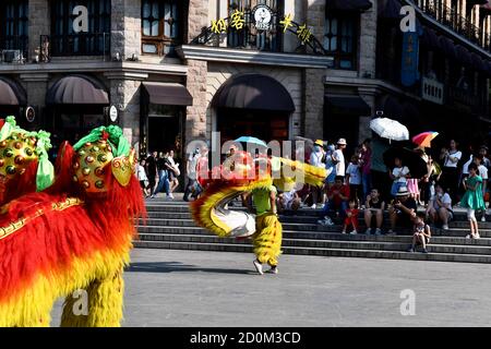 Jinan, China's Shandong Province. 18th May, 2019. Pupils visit the ...