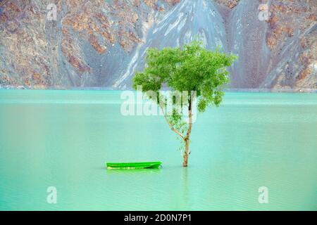 Satpara Lake is a natural lake near Skardu, Gilgit-Baltistan, Pakistan, which supplies water to Skardu Valley Stock Photo