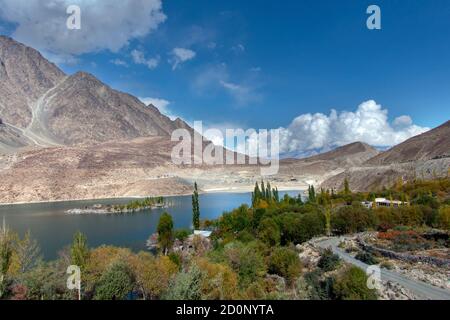 Satpara Lake is a natural lake near Skardu, Gilgit-Baltistan, Pakistan, which supplies water to Skardu Valley Stock Photo