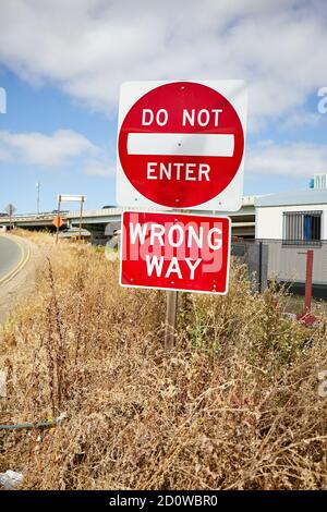 'Do Not Enter – Wrong Way', traffic sign by road Stock Photo