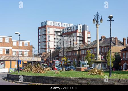 The Fountain Roundabout and High Street, New Malden, Royal Borough of Kingston upon Thames, Greater London, England, United Kingdom Stock Photo