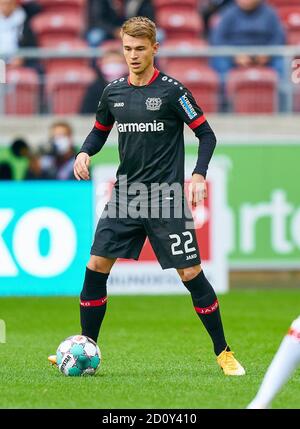 Daley SINKGRAVEN, Lev 22  VFB STUTTGART - BAYER 04 LEVERKUSEN  1-1  1.German Soccer League , Stuttgart, October 03, 2020,  Season 2020/2021, matchday 03, © Peter Schatz / Alamy Live News    - DFL REGULATIONS PROHIBIT ANY USE OF PHOTOGRAPHS as IMAGE SEQUENCES and/or QUASI-VIDEO -  DFL Stock Photo