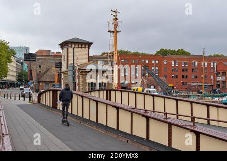 BRISTOL CITY ENGLAND PRINCE STREET SWING BRIDGE MERCHANTS QUAY Stock Photo