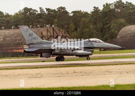 510 Fighter Squadron F-16 Fighting Falcons with full power after burner for take off Stock Photo