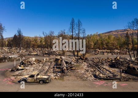 Burned homes and cars caused by Southern Oregon Almeda Fire Stock Photo