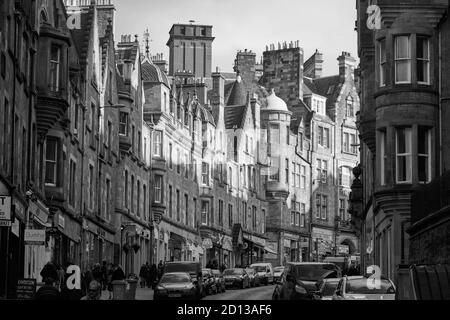 Street Scene, Victoria Street, Edinburgh old Town, Central Scotland, UK Stock Photo