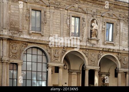 Milan, (Italy), the medieval Merchants Square (Piazza Mercanti) in the city centre;  the palace of Palatine school Stock Photo