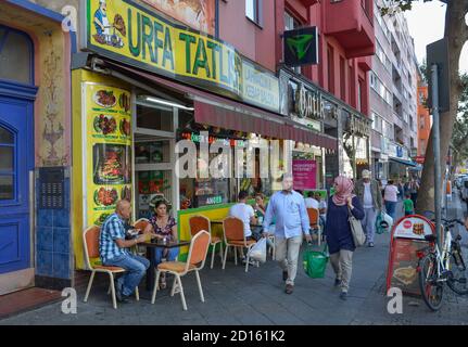 Street scene, Badstrasse, mineral spring, middle, Berlin, Germany, Straßenszene, Gesundbrunnen, Mitte, Deutschland Street scene, Badstrasse, mineral spring, middle, Berlin, Germany, Straßenszene, Gesundbrunnen, Mitte, Deutschland
