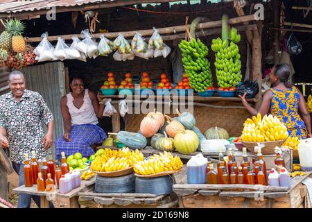 Uganda, Hills of Central Africa, Local fruit and vegetable market along the road towards Lake Mburo Stock Photo