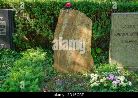 Grave, Anna Seghers, Dorotheenstaedtischer cemetery, Chausseestrasse, middle, Berlin, Germany, Grab, Dorotheenstaedtischer Friedhof, Mitte, Deutschlan Stock Photo