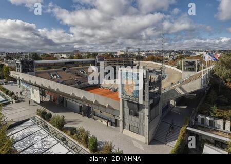 Paris, France. 5th October, 2020. Wide view under sun of Suzanne Lenglen stadium during the Roland Garros 2020, Grand Slam tennis tournament, on October 5, 2020 at Roland Garros stadium in Paris, France - Photo Stephane Allaman / DPPI Credit: LM/DPPI/Stephane Allaman/Alamy Live News Stock Photo