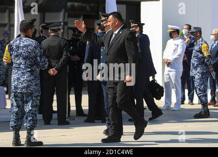 Carlos Navarrete diputado (d), durante la ceremonia militar por la toma de protesta y de bandera del C General de Ala P.A.D.E.M.A. Oscar Rene Rubio Sanchez comandante interino de la Region Aerea Noroeste realizado Base Aerea Militar nº18 el 5 octubre 2020 en Hermosillo, Mexico (© Photo:LuisGutierrez/ NortePhoto.com) Stock Photo