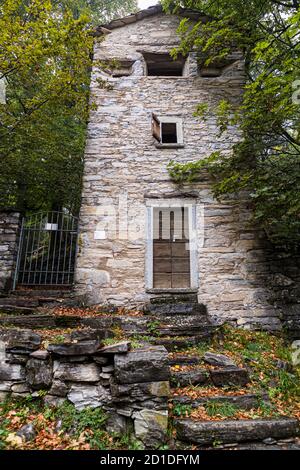Hidden among the trees, at an altitude of 950 meters stands the Roccolo Meri, the bird tower of Scudellate. The tower has been restored and can also be visited at certain times. Roccolo in Scudelate, Ticino, Switzerland Stock Photo