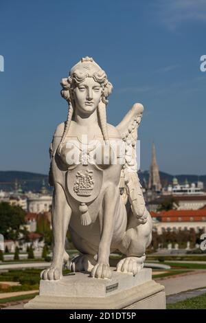 Sphinx im Schlossgarten Belvedere in Wien, Österreich, Europa  |  Sphinx at the Belvedere  gardens in Vienna, Austria, Europe