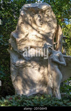 Grab auf dem  Wiener Zentralfriedhof,  Wien, Österreich, Europa  |  grave on the Vienna Central Cemetery, Vienna, Austria, Europe Stock Photo