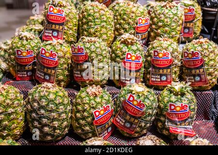 Shenzhen, China. 05th Oct, 2020. Dole pineapples are seen in a supermarket. Credit: SOPA Images Limited/Alamy Live News Stock Photo