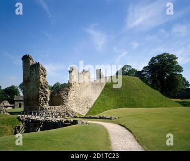 PICKERING CASTLE, North Yorkshire. Coleman's Tower, the Motte and Keep from the South West. Stock Photo