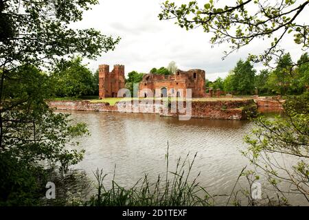 KIRBY MUXLOE CASTLE, Leicestershire. General view, across the moat, from the east. Stock Photo