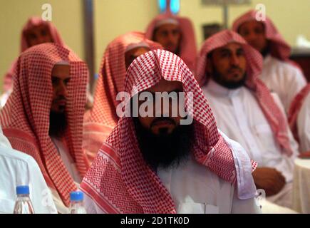 Saudi members of the Committee for the Promotion of Virtue and Prevention of Vice, or religious police, are seen during a training course in Riyadh September 1, 2007.  REUTERS/Ali Jarekji  (SAUDI ARABIA)