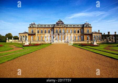 WREST PARK HOUSE AND GARDENS, Silsoe, Bedfordshire. General view of the South front from the main path through the Parterre garden. Stock Photo