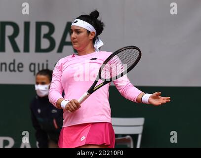 Paris, France. 06th Oct, 2020. Roland Garros Paris French Open 2020 Day 10 061020 Ons Jabeur (TUN) fourth round match Credit: Roger Parker/Alamy Live News Stock Photo