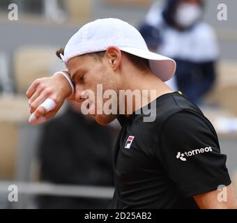 Paris, France. 06th Oct, 2020. Roland Garros Paris French Open 2020 Day 10 061020 Diego Schwartzman (ARG) quarter final match Credit: Roger Parker/Alamy Live News Stock Photo