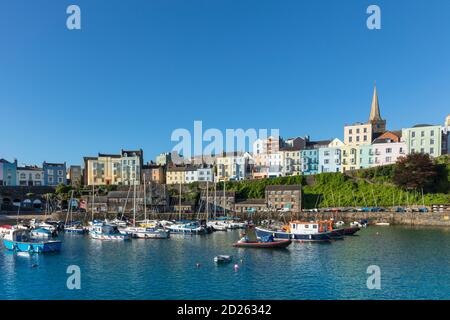 The historic resort town of Tenby on Carmarthen Bay in the Bristol Channel,  Pembrokeshire, Wales, UK Stock Photo