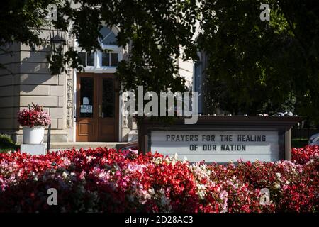 Washington, United States. 06th Oct, 2020. A sign related to the coronavirus pandemic is seen on Capitol Hill in Washington, DC, U.S., on Tuesday, Oct. 6, 2020. Photo by Sarah Silbiger/UPI Credit: UPI/Alamy Live News Stock Photo