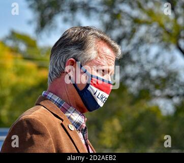 EMPORIA, KANSAS, USA, October 6, 2020 Congressman Dr. Roger Marshall Republican senatorial candidate talks to supporters today at the Lyon County fairgrounds  when the “Keep Kansas Great Bus Tour” stopped in Emporia today Stock Photo